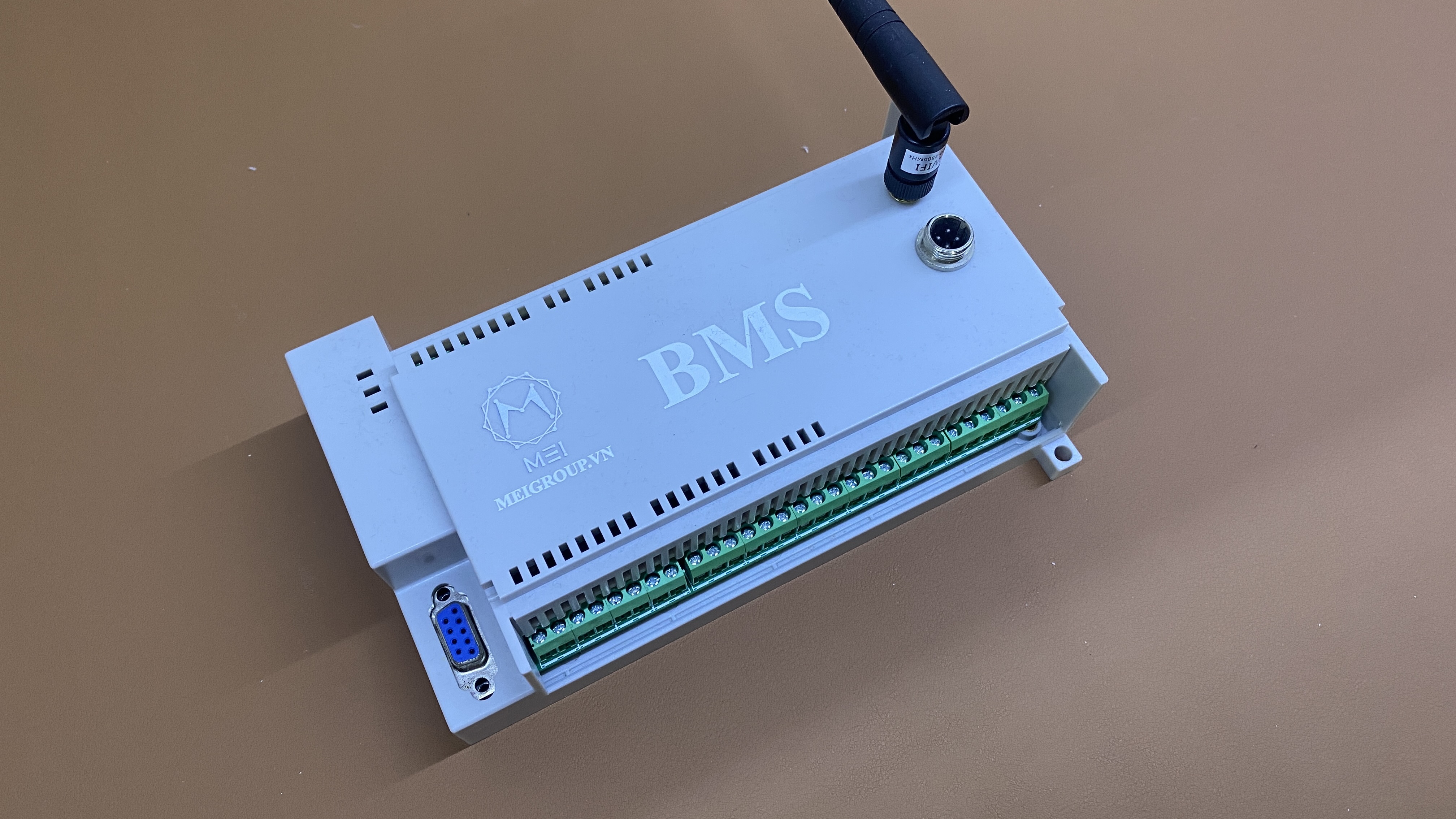 Thiết bị điều khiển trạm bơm đặt thù